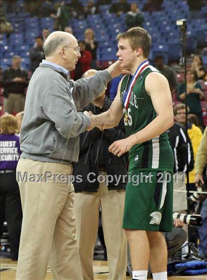 Thumbnail 2 in Castro Valley vs. De La Salle (CIF NorCal D1 Regional Final) photogallery.