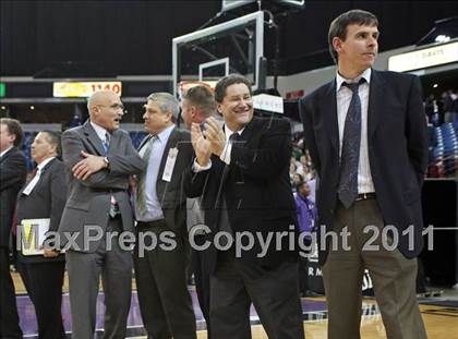 Thumbnail 1 in Castro Valley vs. De La Salle (CIF NorCal D1 Regional Final) photogallery.