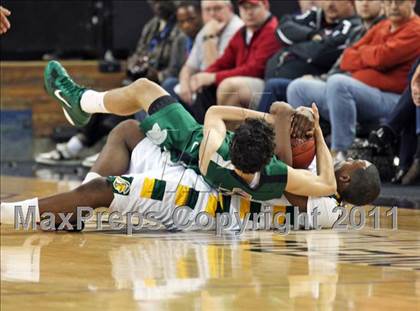 Thumbnail 3 in Castro Valley vs. De La Salle (CIF NorCal D1 Regional Final) photogallery.