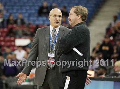 Thumbnail 2 in Castro Valley vs. De La Salle (CIF NorCal D1 Regional Final) photogallery.