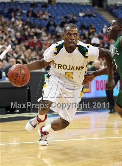 Thumbnail 1 in Castro Valley vs. De La Salle (CIF NorCal D1 Regional Final) photogallery.