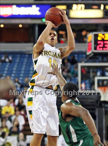 Thumbnail 1 in Castro Valley vs. De La Salle (CIF NorCal D1 Regional Final) photogallery.
