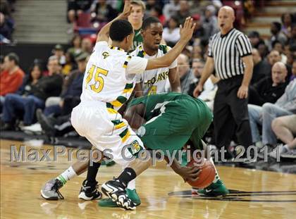 Thumbnail 1 in Castro Valley vs. De La Salle (CIF NorCal D1 Regional Final) photogallery.