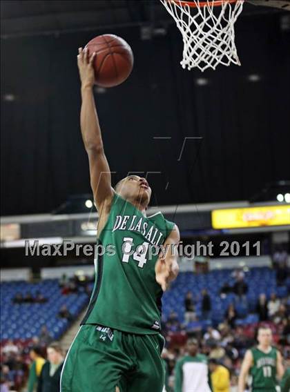 Thumbnail 3 in Castro Valley vs. De La Salle (CIF NorCal D1 Regional Final) photogallery.