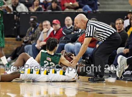 Thumbnail 1 in Castro Valley vs. De La Salle (CIF NorCal D1 Regional Final) photogallery.