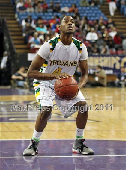 Thumbnail 3 in Castro Valley vs. De La Salle (CIF NorCal D1 Regional Final) photogallery.