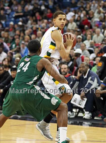 Thumbnail 1 in Castro Valley vs. De La Salle (CIF NorCal D1 Regional Final) photogallery.
