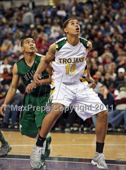 Thumbnail 1 in Castro Valley vs. De La Salle (CIF NorCal D1 Regional Final) photogallery.