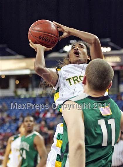 Thumbnail 2 in Castro Valley vs. De La Salle (CIF NorCal D1 Regional Final) photogallery.