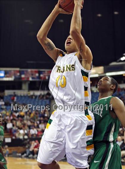Thumbnail 2 in Castro Valley vs. De La Salle (CIF NorCal D1 Regional Final) photogallery.