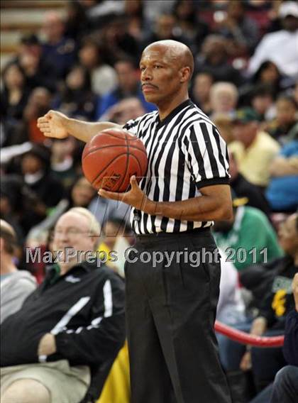 Thumbnail 1 in Castro Valley vs. De La Salle (CIF NorCal D1 Regional Final) photogallery.