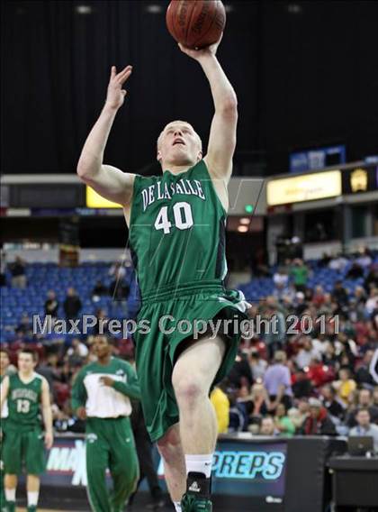Thumbnail 3 in Castro Valley vs. De La Salle (CIF NorCal D1 Regional Final) photogallery.