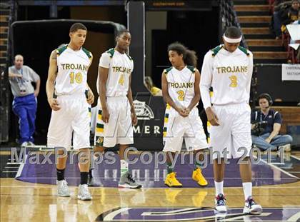 Thumbnail 1 in Castro Valley vs. De La Salle (CIF NorCal D1 Regional Final) photogallery.