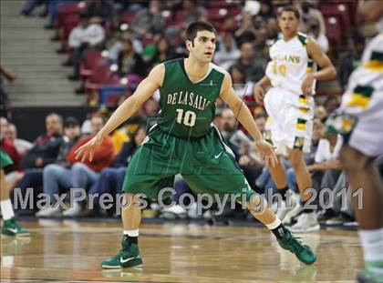 Thumbnail 1 in Castro Valley vs. De La Salle (CIF NorCal D1 Regional Final) photogallery.