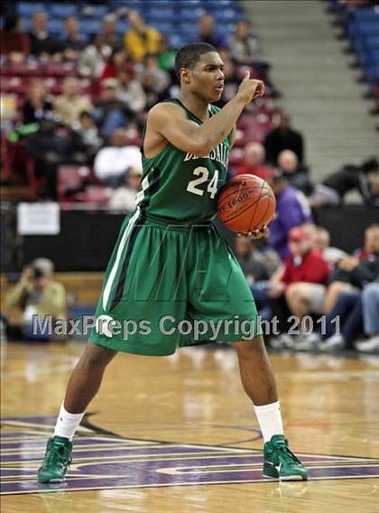 Thumbnail 3 in Castro Valley vs. De La Salle (CIF NorCal D1 Regional Final) photogallery.