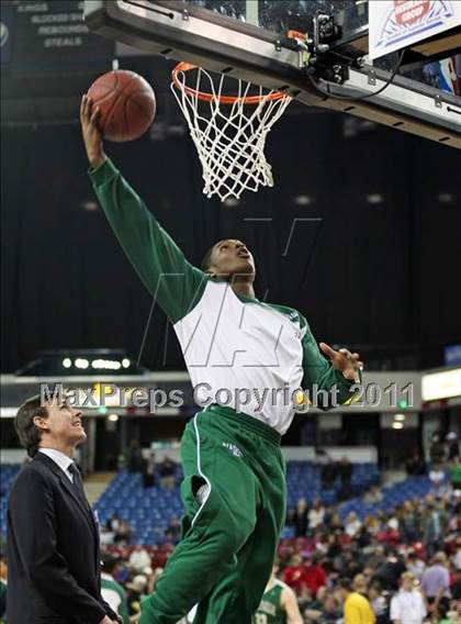Thumbnail 1 in Castro Valley vs. De La Salle (CIF NorCal D1 Regional Final) photogallery.