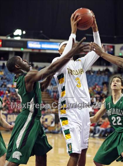 Thumbnail 2 in Castro Valley vs. De La Salle (CIF NorCal D1 Regional Final) photogallery.