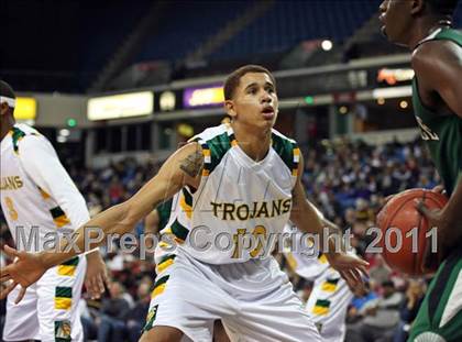 Thumbnail 2 in Castro Valley vs. De La Salle (CIF NorCal D1 Regional Final) photogallery.