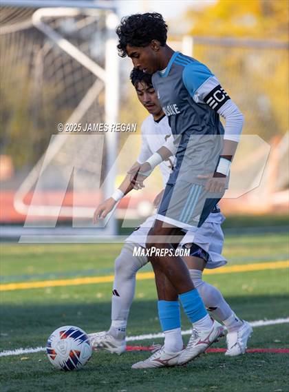 Thumbnail 2 in Granada @ Hillsdale (CIF NorCal D3 Boys Soccer Semifinal) photogallery.