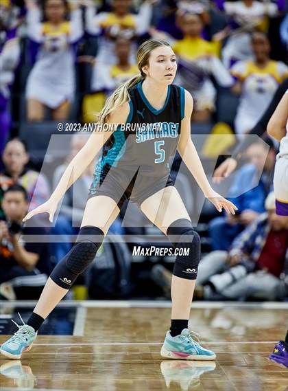 Thumbnail 3 in Santiago vs. Oakland Tech (CIF State D1 Final) photogallery.
