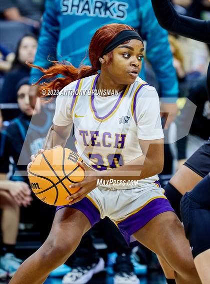 Thumbnail 1 in Santiago vs. Oakland Tech (CIF State D1 Final) photogallery.