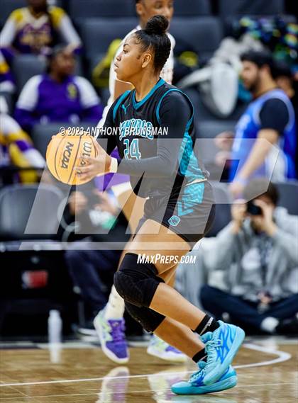 Thumbnail 1 in Santiago vs. Oakland Tech (CIF State D1 Final) photogallery.
