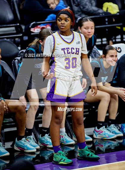 Thumbnail 3 in Santiago vs. Oakland Tech (CIF State D1 Final) photogallery.
