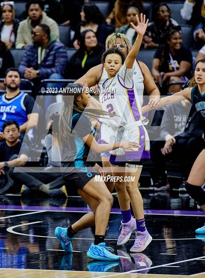 Thumbnail 3 in Santiago vs. Oakland Tech (CIF State D1 Final) photogallery.