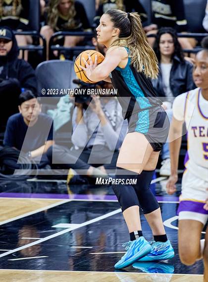 Thumbnail 3 in Santiago vs. Oakland Tech (CIF State D1 Final) photogallery.