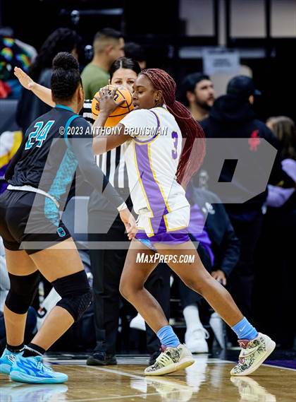 Thumbnail 1 in Santiago vs. Oakland Tech (CIF State D1 Final) photogallery.
