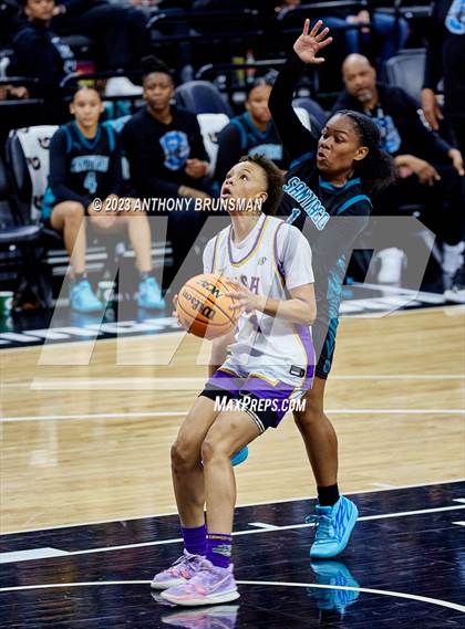 Thumbnail 2 in Santiago vs. Oakland Tech (CIF State D1 Final) photogallery.