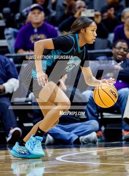 Thumbnail 1 in Santiago vs. Oakland Tech (CIF State D1 Final) photogallery.