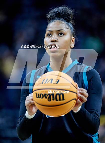 Thumbnail 2 in Santiago vs. Oakland Tech (CIF State D1 Final) photogallery.