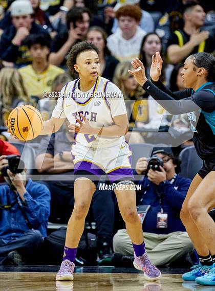 Thumbnail 3 in Santiago vs. Oakland Tech (CIF State D1 Final) photogallery.