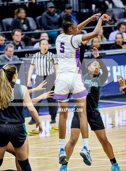 Thumbnail 1 in Santiago vs. Oakland Tech (CIF State D1 Final) photogallery.