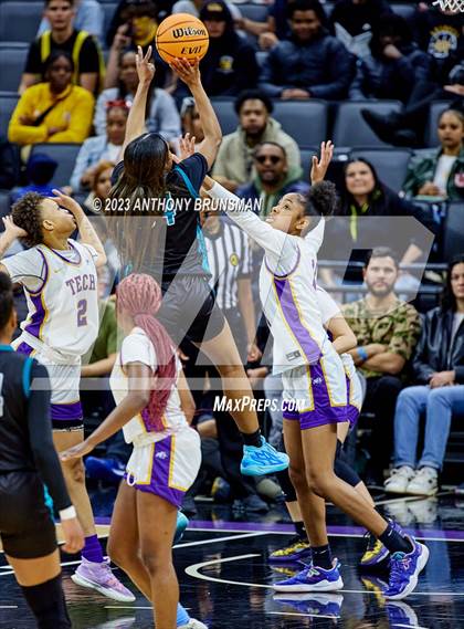 Thumbnail 2 in Santiago vs. Oakland Tech (CIF State D1 Final) photogallery.