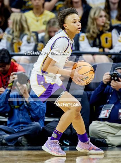 Thumbnail 1 in Santiago vs. Oakland Tech (CIF State D1 Final) photogallery.