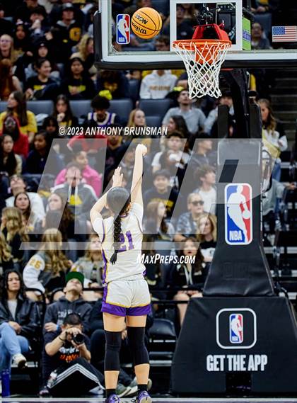 Thumbnail 2 in Santiago vs. Oakland Tech (CIF State D1 Final) photogallery.