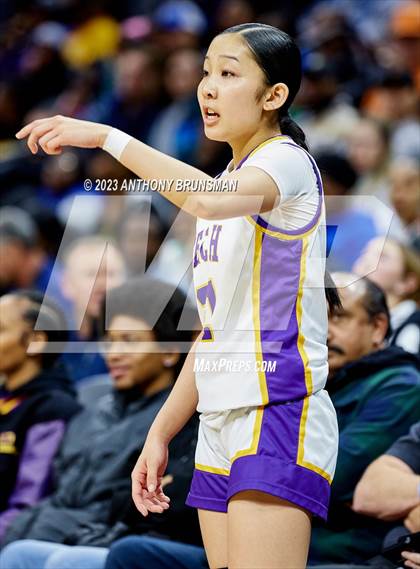 Thumbnail 3 in Santiago vs. Oakland Tech (CIF State D1 Final) photogallery.