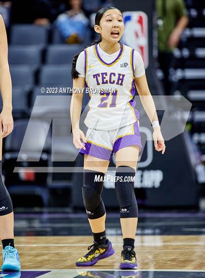 Thumbnail 1 in Santiago vs. Oakland Tech (CIF State D1 Final) photogallery.