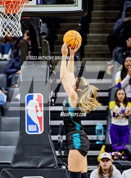 Thumbnail 1 in Santiago vs. Oakland Tech (CIF State D1 Final) photogallery.