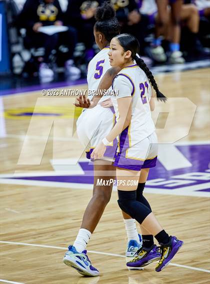 Thumbnail 2 in Santiago vs. Oakland Tech (CIF State D1 Final) photogallery.