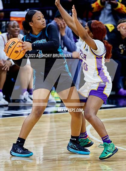 Thumbnail 1 in Santiago vs. Oakland Tech (CIF State D1 Final) photogallery.