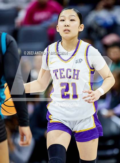 Thumbnail 3 in Santiago vs. Oakland Tech (CIF State D1 Final) photogallery.