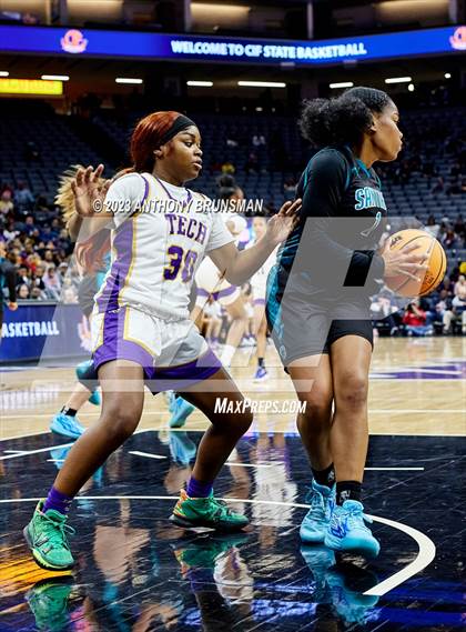Thumbnail 2 in Santiago vs. Oakland Tech (CIF State D1 Final) photogallery.