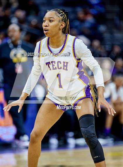 Thumbnail 1 in Santiago vs. Oakland Tech (CIF State D1 Final) photogallery.