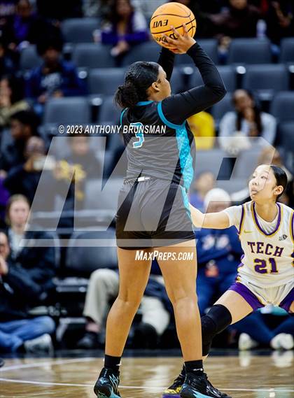 Thumbnail 2 in Santiago vs. Oakland Tech (CIF State D1 Final) photogallery.