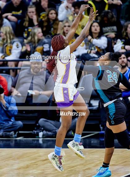 Thumbnail 2 in Santiago vs. Oakland Tech (CIF State D1 Final) photogallery.