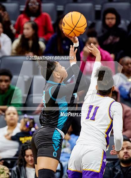 Thumbnail 1 in Santiago vs. Oakland Tech (CIF State D1 Final) photogallery.