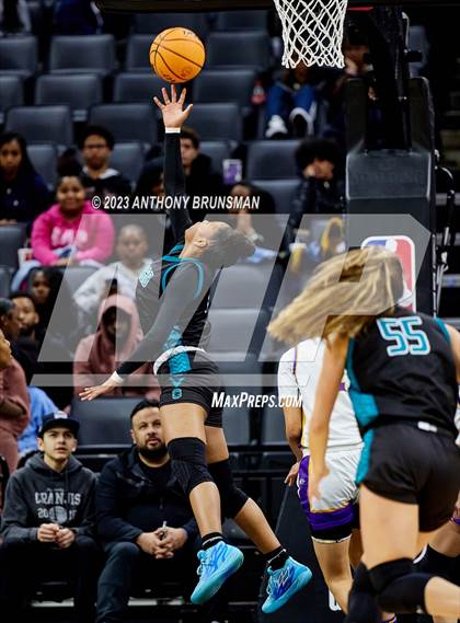 Thumbnail 3 in Santiago vs. Oakland Tech (CIF State D1 Final) photogallery.
